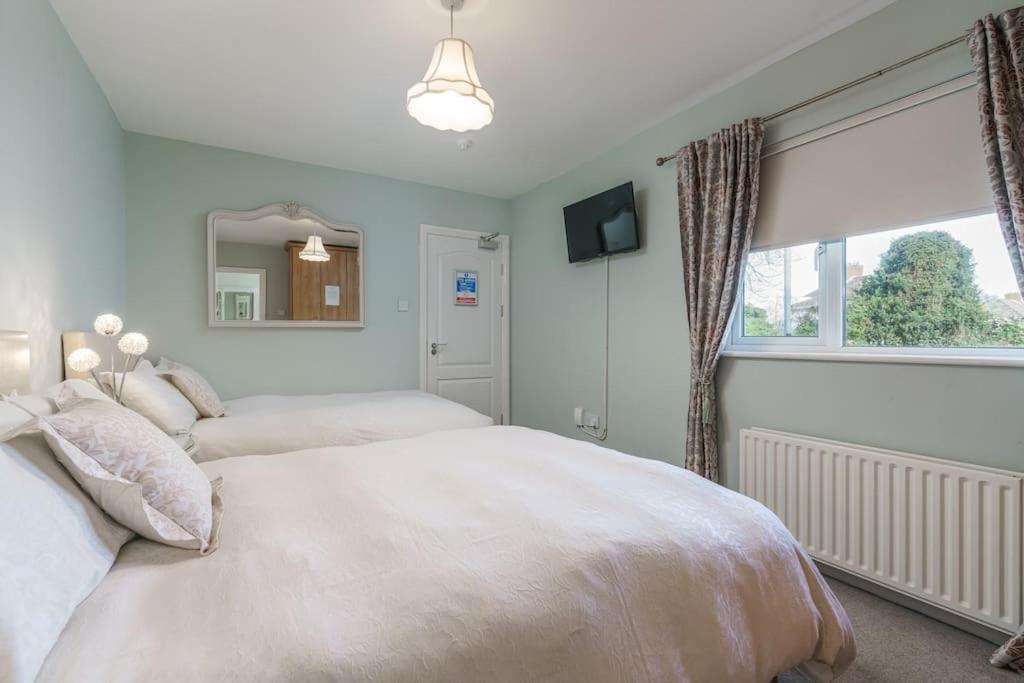 Triple Room with Private Bathroom